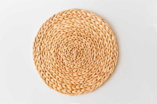 Round woven straw pot stand
