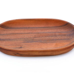 Wooden serving plate with rounded corners